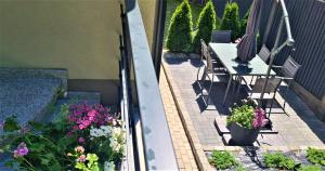 Ogród w obiekcie URBAN APARTMENTS Premium No 3, FREE PRIVATE PARKING, Self CHECK-IN