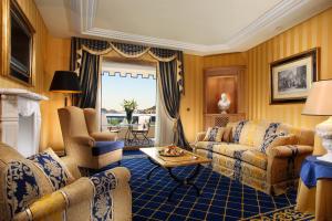 Posezení v ubytování Royal Olympic Hotel