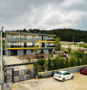 Budova, kde se aparthotel nachází