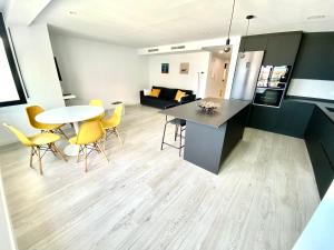 Kuchyňa alebo kuchynka v ubytovaní Apartamento en Ametlla de Mar SEA VIEW HAUS FREE WIFI