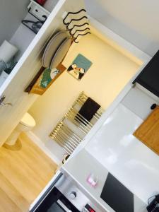 Escape Pod in Devon, 5 mins from beach + parking的厨房或小厨房