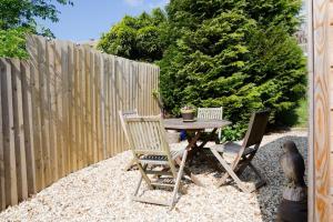 Escape Pod in Devon, 5 mins from beach + parking外面的花园