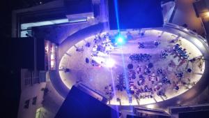 una vista aérea de un grupo de personas en un círculo en La Corte di Leuca Residence & SPA en Leuca