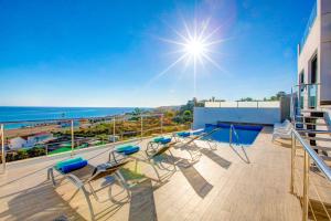 Bazén v ubytování Villa Barco Sea View by Villa Plus nebo v jeho okolí