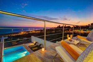 Balkón alebo terasa v ubytovaní Villa Ancla Sea View by Villa Plus
