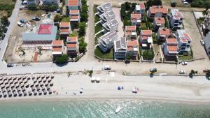 Gallery image of Villa Camelia by the sea in Polykhrono