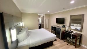 Ένα ή περισσότερα κρεβάτια σε δωμάτιο στο SureStay Hotel by Best Western Santa Cruz +23 φωτογραφίες
