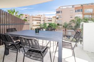 Balkón nebo terasa v ubytování INF32L- Modern city apartment, families only