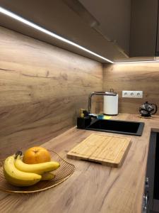 Dapur atau dapur kecil di Modern studio apartment near the beach - 5 min walk +18 gambar