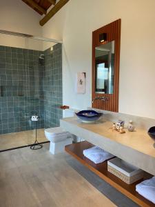 Lavandas de Cunha Pousada Boutique的一间浴室