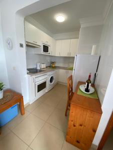 Kuchyň nebo kuchyňský kout v ubytování Atalaya Apartment Vista Mar