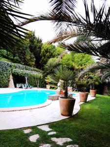 Bazén v ubytování Quinta do Vale Encantado nebo v jeho okolí