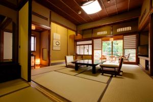 A seating area at Seiryu-so