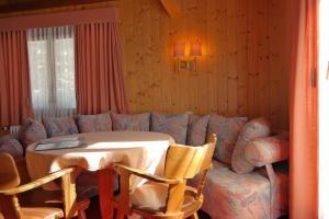 Istumisnurk majutusasutuses Hôtel Ecureuil Villars