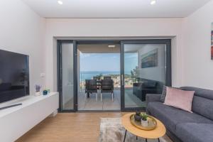 Χώρος καθιστικού στο Luxury Apartment LEMON Sea & City view +42 φωτογραφίες