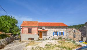 Budynek, w którym mieści się apartament