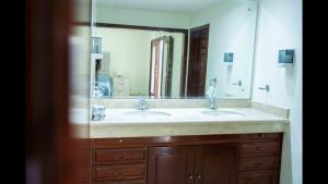 Galería fotográfica de 21 Suite with Jacuzzi a shared pool en Torreón