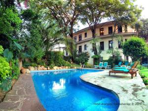 
The swimming pool at or near Hotel Aranjuez Cochabamba
