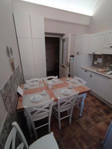 Kuchyň nebo kuchyňský kout v ubytování B&B Domvs tva