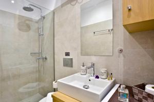 A bathroom at Casa Margarita