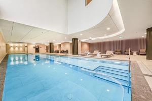 Swimming pool sa o malapit sa Skygarden Luxury Condo