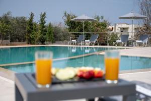 Bazén v ubytování Destino Luxury Apts nebo v jeho okolí