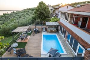 Swimmingpoolen hos eller tæt på VIP Apartment Kavo