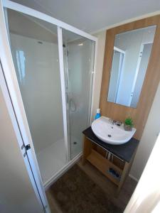 Koupelna v ubytování Trecco Bay Acorns 22