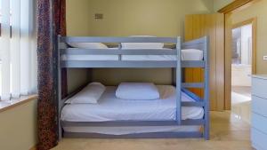 2 beliches num quarto com uma casa de banho em Harbour View, Mullaghmore, Sligo em Sligo