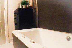 Koupelna v ubytování Precioso apartamento con piscina privada.
