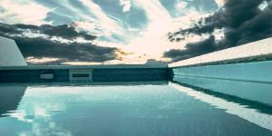 Bazén v ubytování Precioso apartamento con piscina privada. nebo v jeho okolí