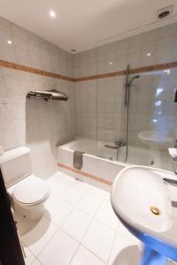 Koupelna v ubytování Résidence-Hotel Le Quinze Grand Place Brussels