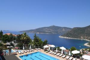 Útsýni yfir sundlaug á Happy Hotel Kalkan eða í nágrenninu