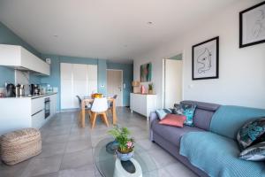 Kuchyňa alebo kuchynka v ubytovaní Appartement moderne pour 4 à deux pas de la plage + 11 fotografií