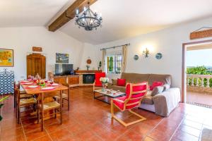 Posezení v ubytování Villa Tesorillo by Villa Plus