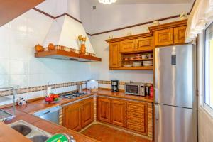 Kuchyň nebo kuchyňský kout v ubytování Villa Tesorillo by Villa Plus