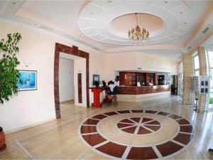 Lobbyn eller receptionsområdet på Denizkizi Hotel