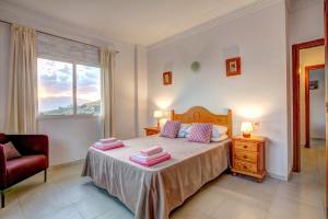 Postel nebo postele na pokoji v ubytování Villa Alqueria by Villa Plus + 20 fotografií