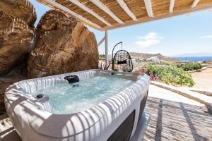 Bazén v ubytování Dioni Villa Mykonos nebo v jeho okolí