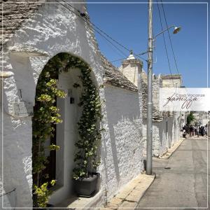 Galería fotográfica de Trullo Eliana en Alberobello 28 fotos más