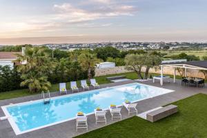 Basen w obiekcie Villa Campanella by Villa Plus lub w pobliżu