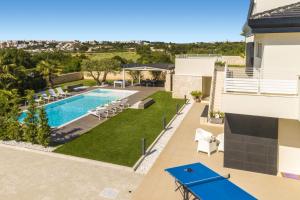 Basen w obiekcie Villa Campanella by Villa Plus lub w pobliżu