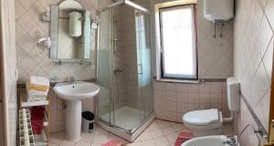 Kúpeľňa v ubytovaní Funtana Apartments Budinjaš