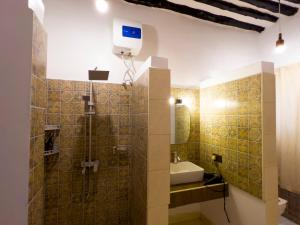 Ванная комната в Zanzi House