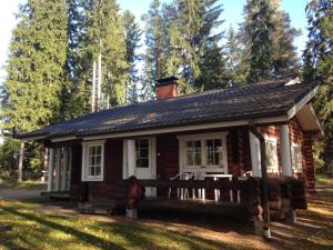 Zdjęcie z galerii obiektu Ylä-Saarikko Holiday Cottages w mieście Kuusa