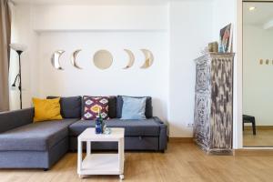 Posedenie v ubytovaní Amazing views Beachfront Apartment with Swimming Pool