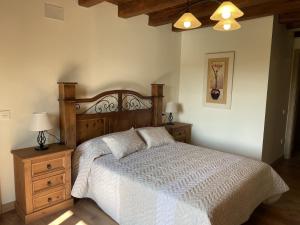 Posteľ alebo postele v izbe v ubytovaní CASA RURAL JUANGOXENEA