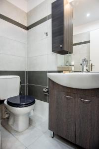 Kúpeľňa v ubytovaní Xenia Ionis luxury apartments