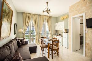 Kuchyňa alebo kuchynka v ubytovaní Xenia Ionis luxury apartments