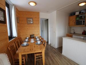 Kuchyňa alebo kuchynka v ubytovaní Avoriaz : Confortable 2 Pièces, 6 Pers., WiFi, Casier à Skis - FR-1-633-49